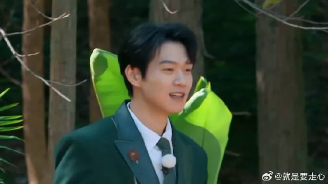范丞丞不在又来一显眼包 魏大勋代替老人：跑起来，笑疯！