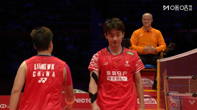 梁伟铿王昶不敌韩国组合获羽联总决赛男双亚军