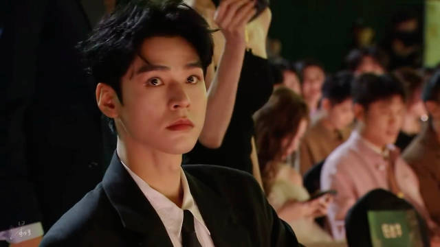 龚俊星光大赏内场怼脸镜头！ 中长视频流量扶持计划一分钟视频创作季