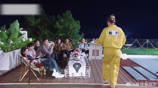 导演给白鹿补过生日，下秒一句话差点哭出来，太有意义了