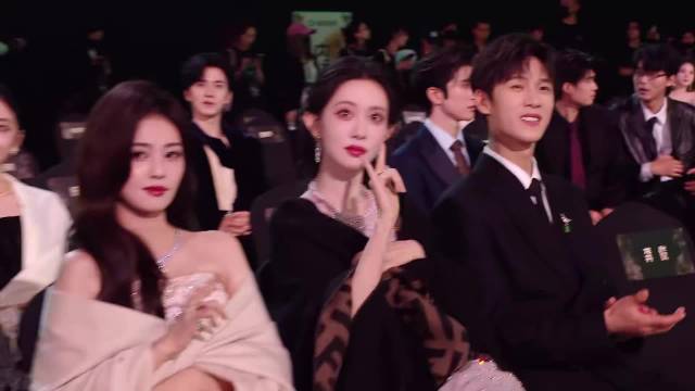 白鹿手势舞挺会的呀