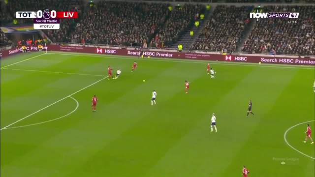 琼斯后腰调整引争议，格拉文贝赫位置变化效果不佳