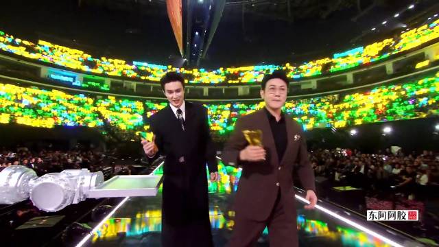 获奖名单感言直播 年度品质剧集演员：高伟光 陆毅 开颁奖嘉宾：高满堂 滕华涛