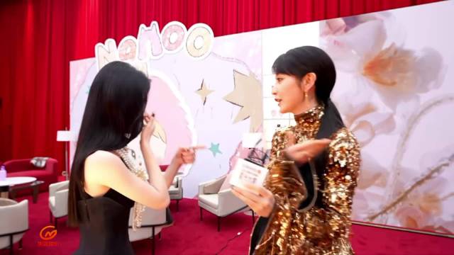 星光大赏红毯鞠婧祎田曦薇同框！