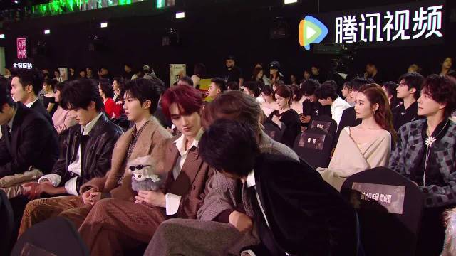 丁程鑫张真源贺峻霖聊上了 他们在聊《技能五子棋》毕竟是魔丸三人组