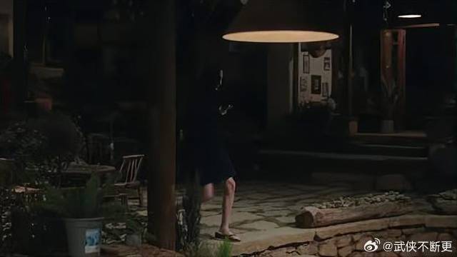 为了治大麦的社恐，爸爸买狗让她天天遛，大麦哭惨！