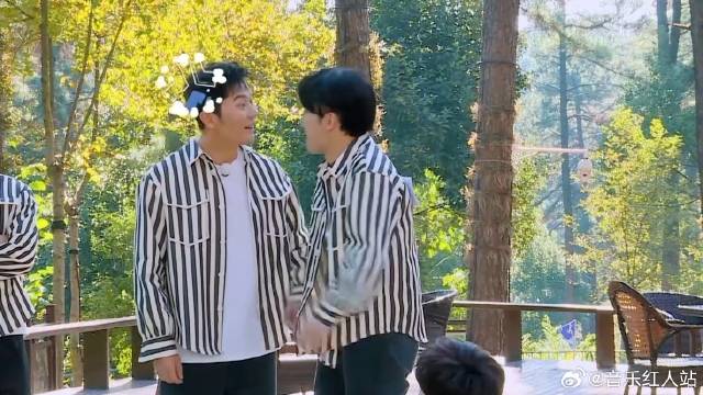 蒋龙真的啥都敢说 直接嘲讽李晨不行，气的李晨都想扇他！