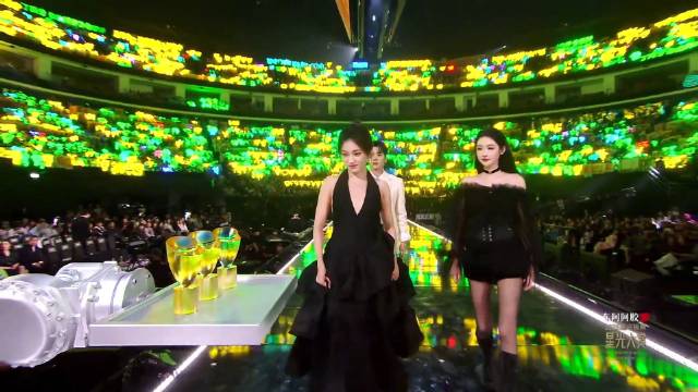 星光大赏年度飞跃艺人揭晓，丞磊李兰迪王玉雯获奖