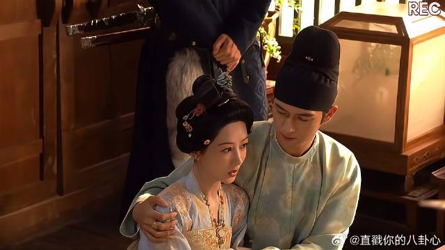 来自姐妹灵魂拷问，问杨紫如何爱上李现，杨紫回应亮了