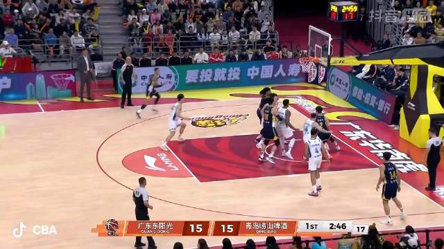 徐杰与奎因3+1配合助广东男篮