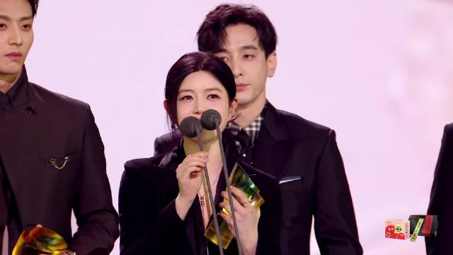 陈妍希凭《狙击蝴蝶》获奖，感谢嘉行传媒高琛黄天仁周柯宇