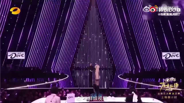 每首歌都唱得好投入，声音里的情感太饱满了，听着听着就被打动了，真的很棒！