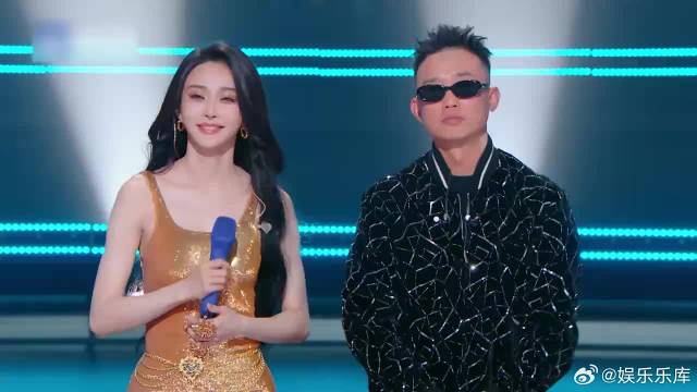 吉克隽逸爆料周延暴力，舞台上跟各种女歌手吵架，绝