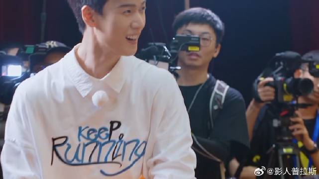 李昀锐藏粉笔玩灯下黑 沙溢羡慕嫉妒恨，吐槽真要笑死我！