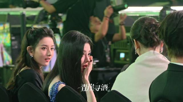 陈都灵给宋祖儿和鞠婧祎说啥了哈哈哈哈 给祖儿听成震惊脸了