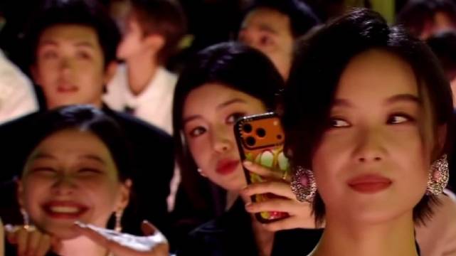 金靖星光大赏逗趣陈妍希，自称周柯宇姐姐