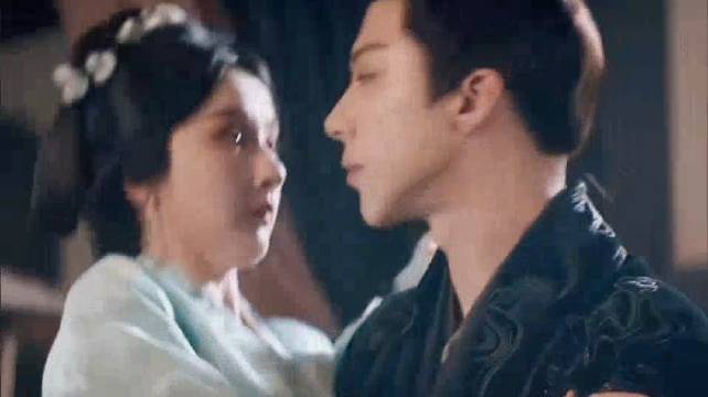 折腰：这么一看魏劭小乔抱抱戏也还是挺多的！