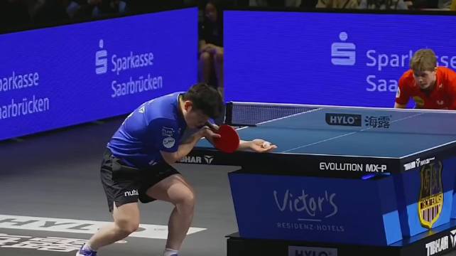 樊振东连赢两局豪格，波尔解说提及巴黎奥运
