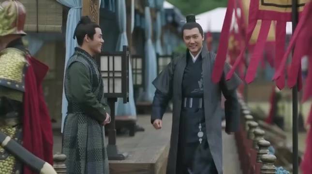 明兰见了顾廷烨像小白兔见了大灰狼，一溜烟儿的跑呀，太可爱了