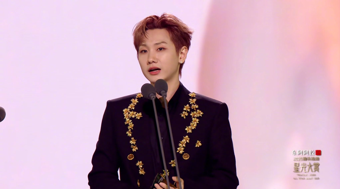 恭喜汪苏泷获得年度歌手 坚持想要的音乐，坚持表达，谢谢