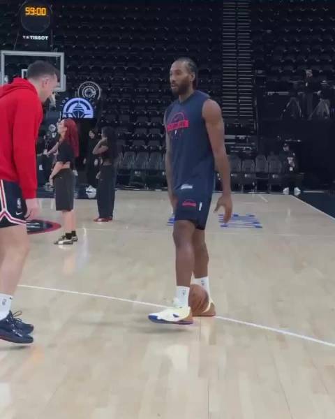 伦纳德今日赛前热身！