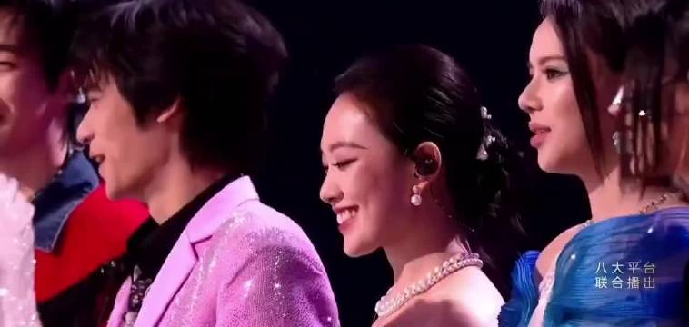 迪丽热巴演唱《Natural》获那英高度认可