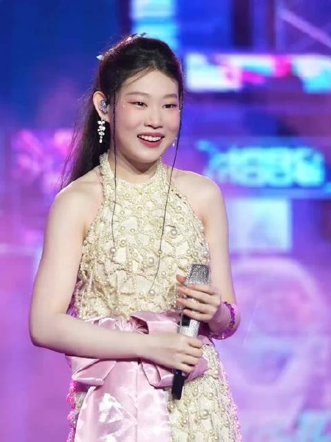 星二代王诗龄沈佳润同穿公主裙气质迥异