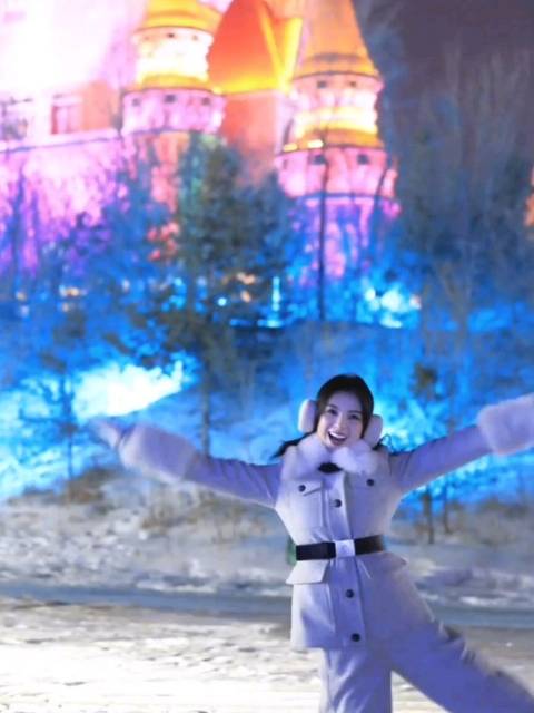 月色与雪色之间， 你是第三种绝色