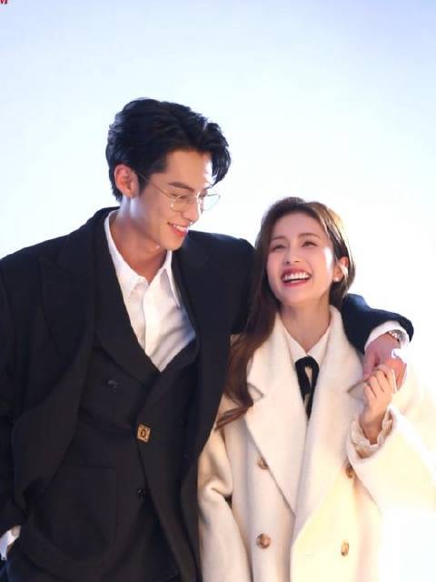 意宴万年新增定妆花絮～（在笑什么捏）