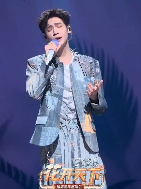 罗云熙四川卫视献唱《一往》，玄侠江湖氛围感拉满