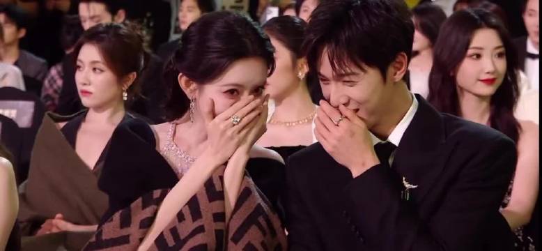 孟子义李昀锐，昭昭墨墨星光大赏内场台下热聊起来了