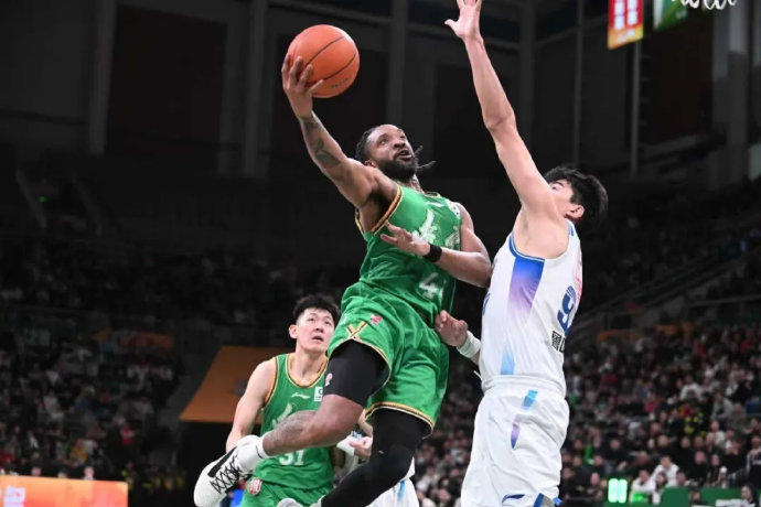 CBA辽宁90-88险胜宁波