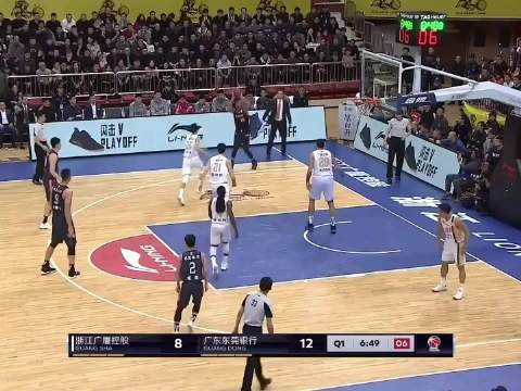 单节16分！19岁的新秀徐杰居然把对面外援打破防了