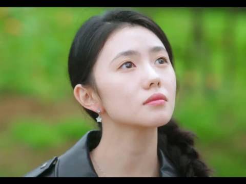 刘浩存新剧热播，星星耳钉与告别信引观众共鸣