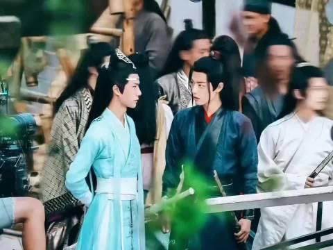 白发男孩冬至思念故人