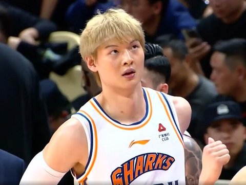 广厦vs上海前瞻：豪门对决看点多，洛夫顿闹情绪成X因素