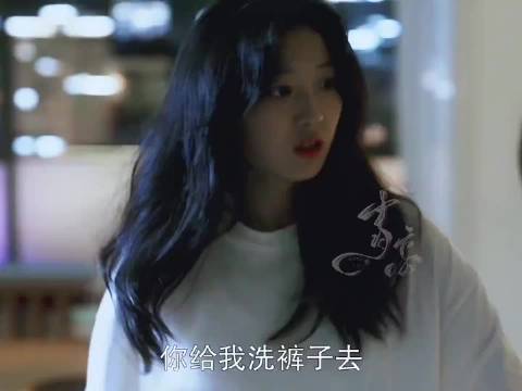 女子逃离原生家庭与博士妹妹合租引发冲突