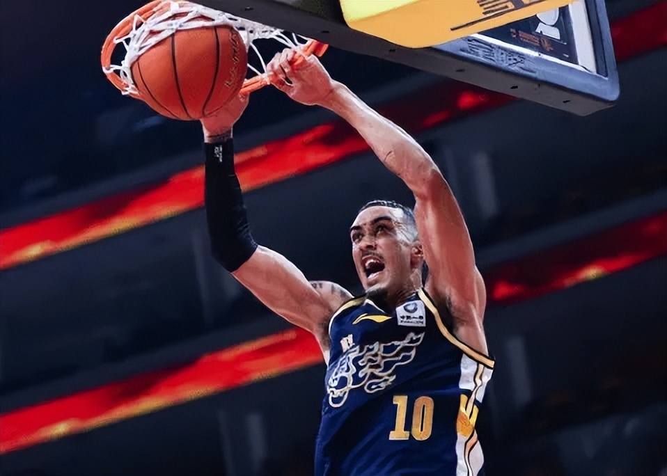 广东首节靠徐杰-奎因连线险胜青岛，年轻内线轮换磨合问题如何影响华南虎赛季走势？