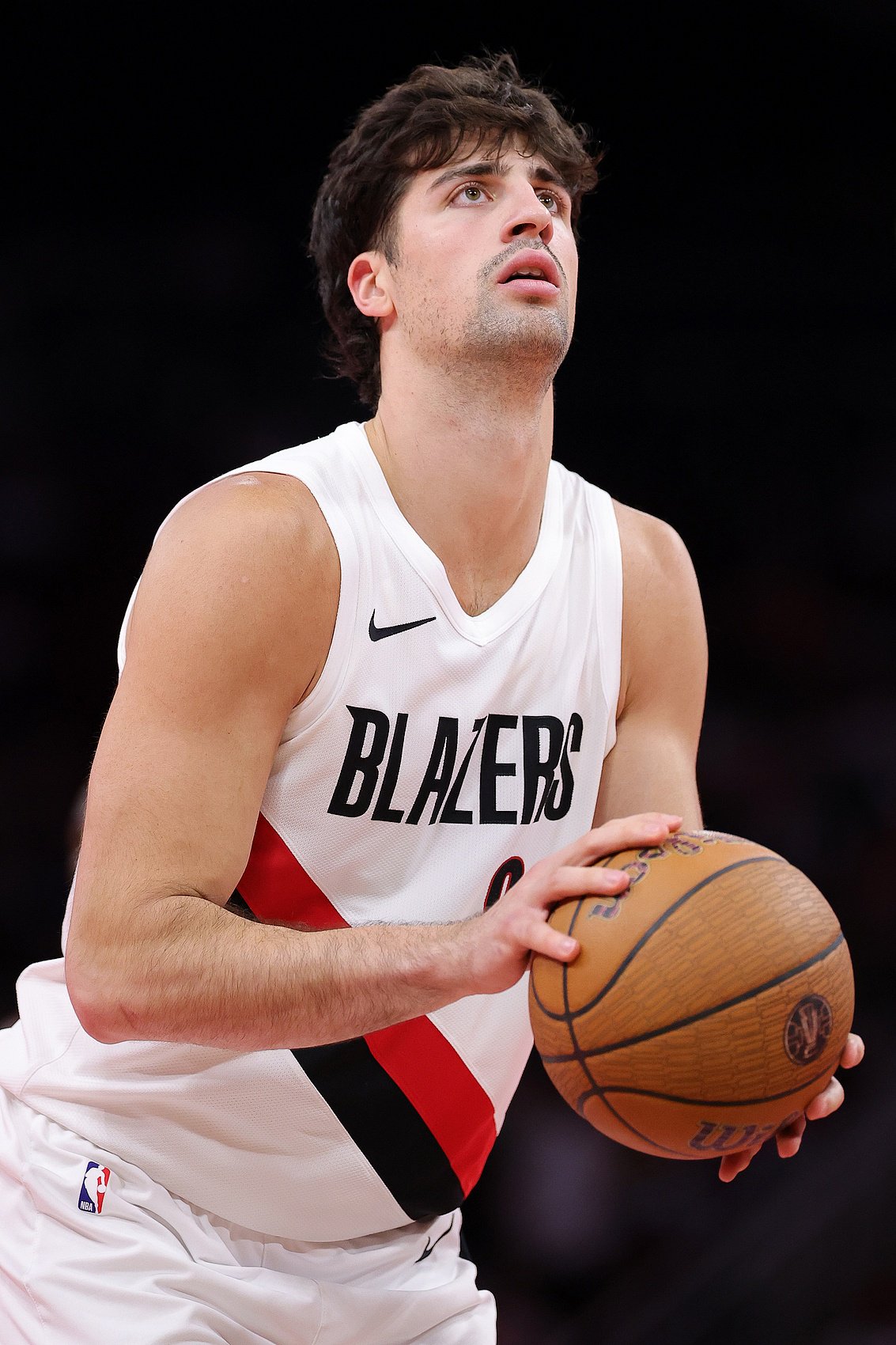 当开拓者双星齐发，国王的连败危机揭示了哪些球队深层次问题？