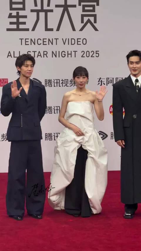 高伟光任素汐夺麦引爆星光大赏