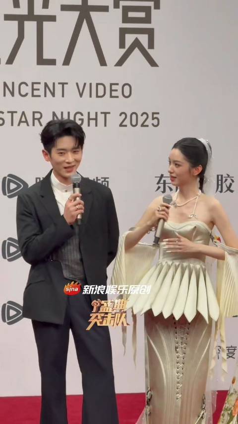 丞磊称尝过周也泡面，周也回怼其学自己吃法