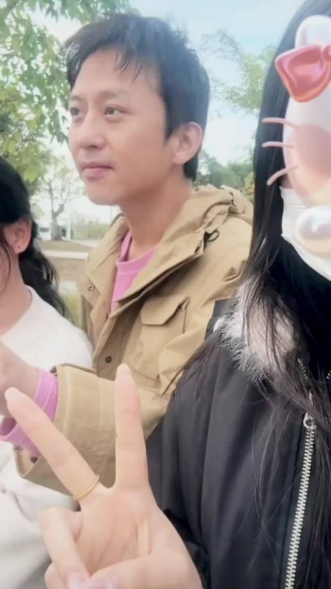 薇薇你看起来真的很命苦