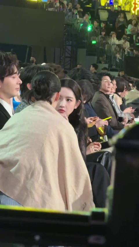 我说白了，我上课和诡秘聊天就这样