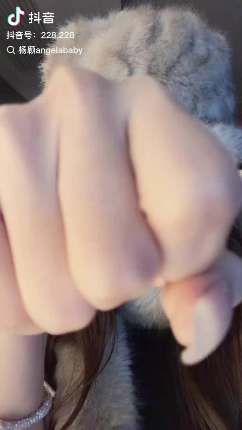 yyangelababy君绮罗 夏天会周而复始，该相逢的人会再相逢