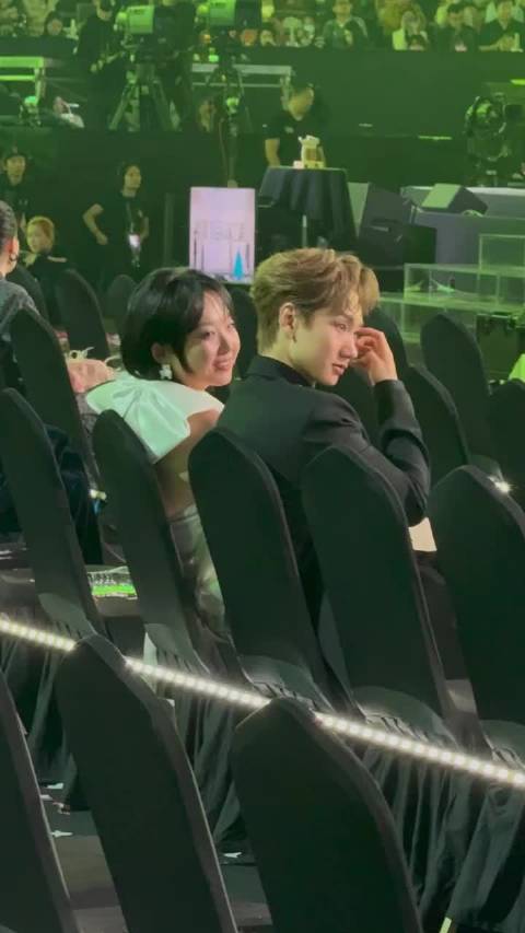 汪苏泷今晚忙忙碌碌，聊完你的聊你的航航航