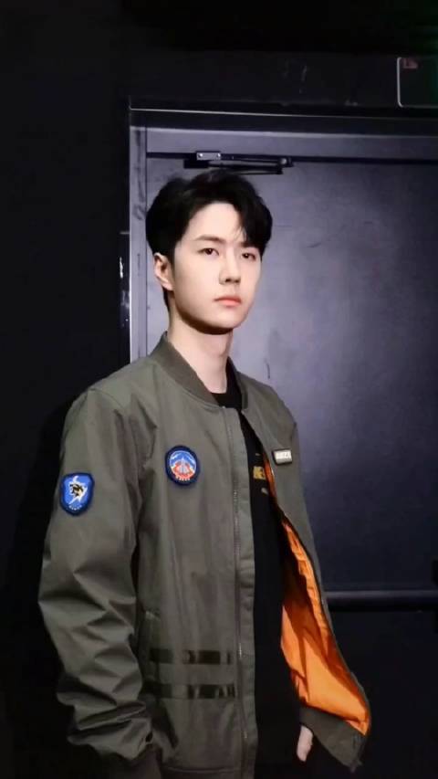 时光清浅，许你安然， 愿流年不负，岁月可期！