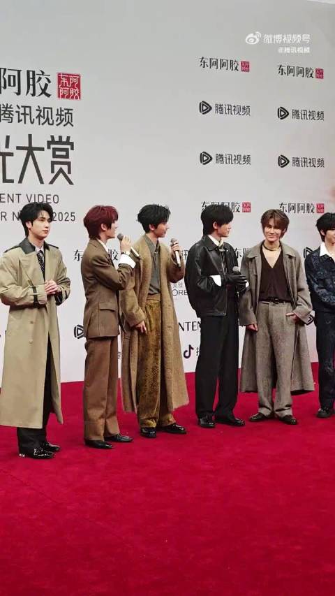 时代少年团全员模仿刘耀文标志性动作