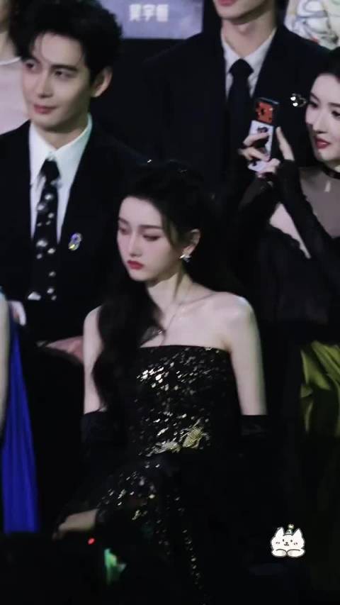 宋祖儿补税271万后携三部剧复出，《折腰》狂揽六奖