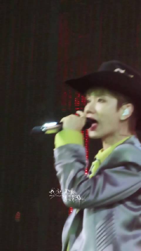 粉丝不满汪苏泷演唱会座位安排，距离过远拍摄受限