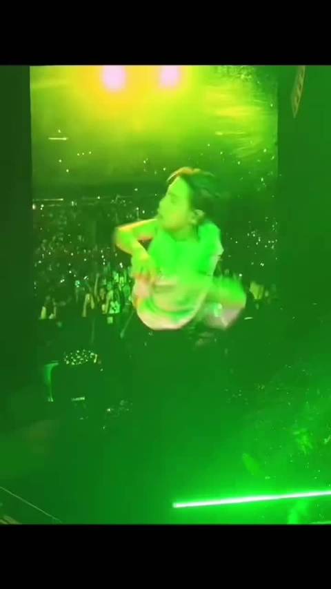 王嘉尔被赞晴日太阳暗夜阳光